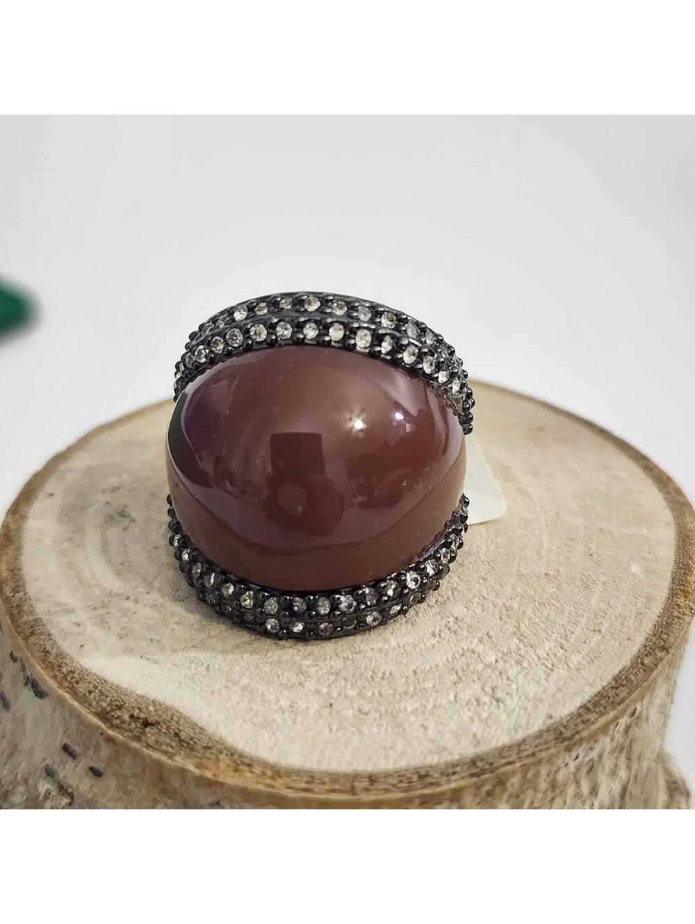 size 9 Vintage Style Brown Dome Ring with Rhinestone Accents